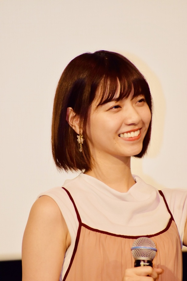 儚げ美人「西野七瀬さん」のメガネ姿が可愛すぎたので、どこのブランドか調べてみました - ミナミメガネ