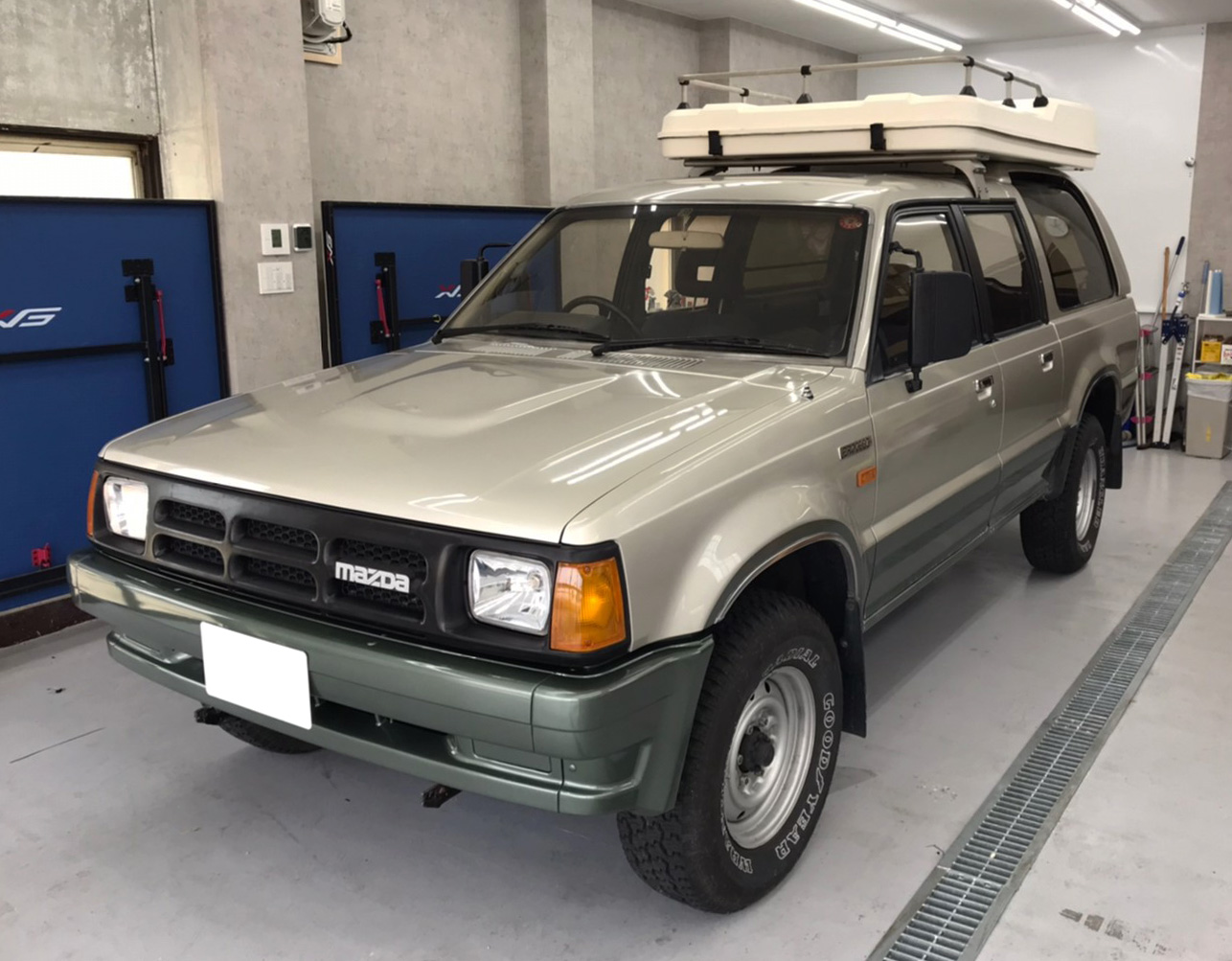 プロシード 2.6 キャブプラス 4WD レッド