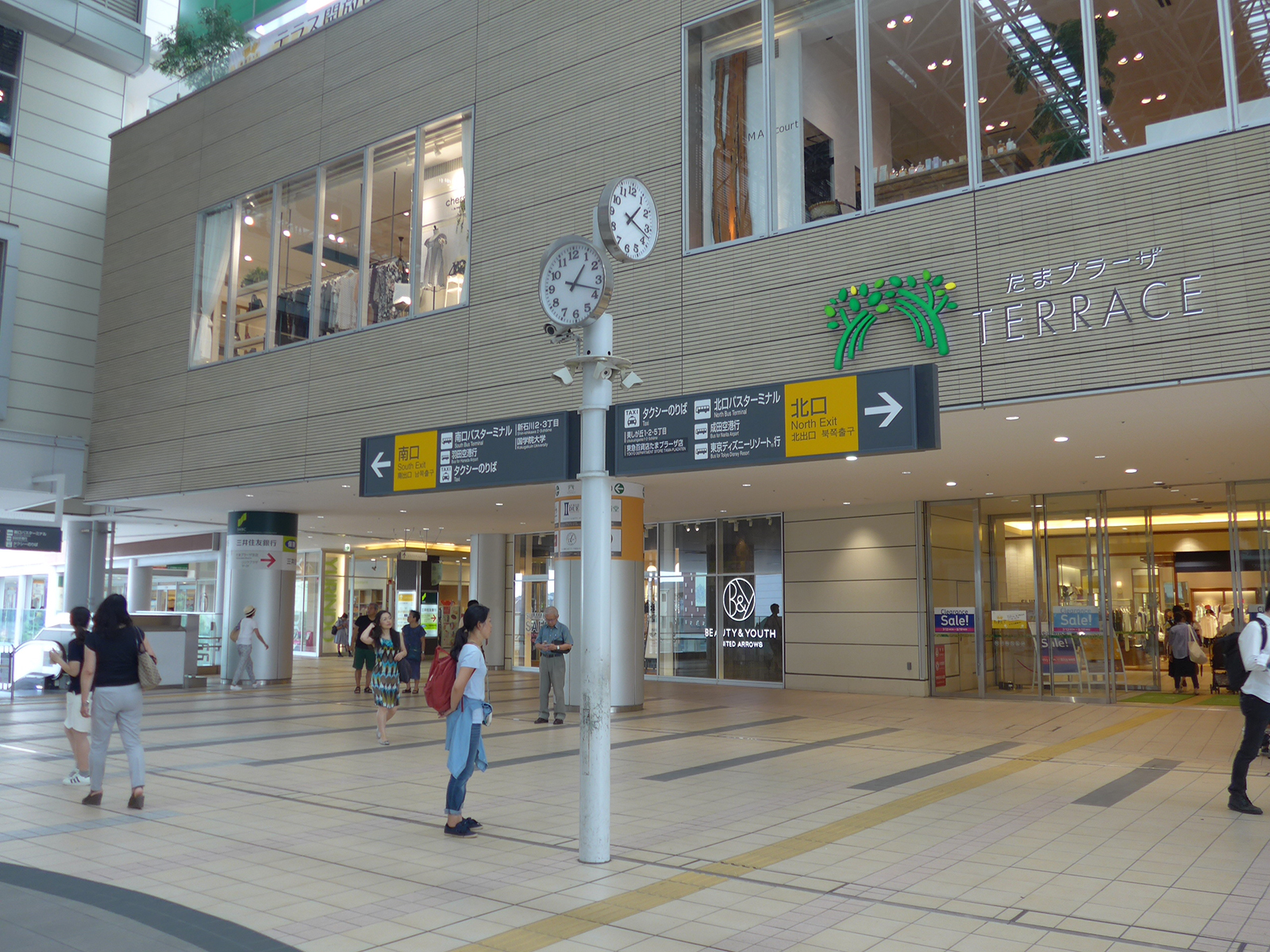 たまプラーザテラス：雨や日差しも防げる、電車ビューポイント見つけました [たまプラーザ：青葉区] |