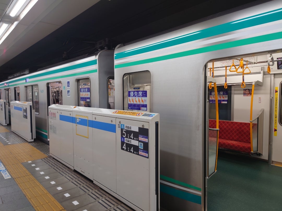 東武鉄道 19003 (東武10000系) 車両ガイド