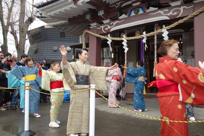 奇祭『かなまら祭り』へ | 一進一退☆カニとゾウの着物バンザイ