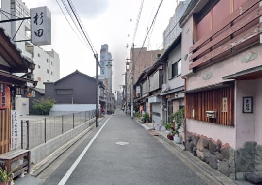 関西屈指のディープ地帯「今里新地」…裏風俗エリアが“ベトナムおしゃれガールズタウン”に変貌した理由 | 文春オンライン