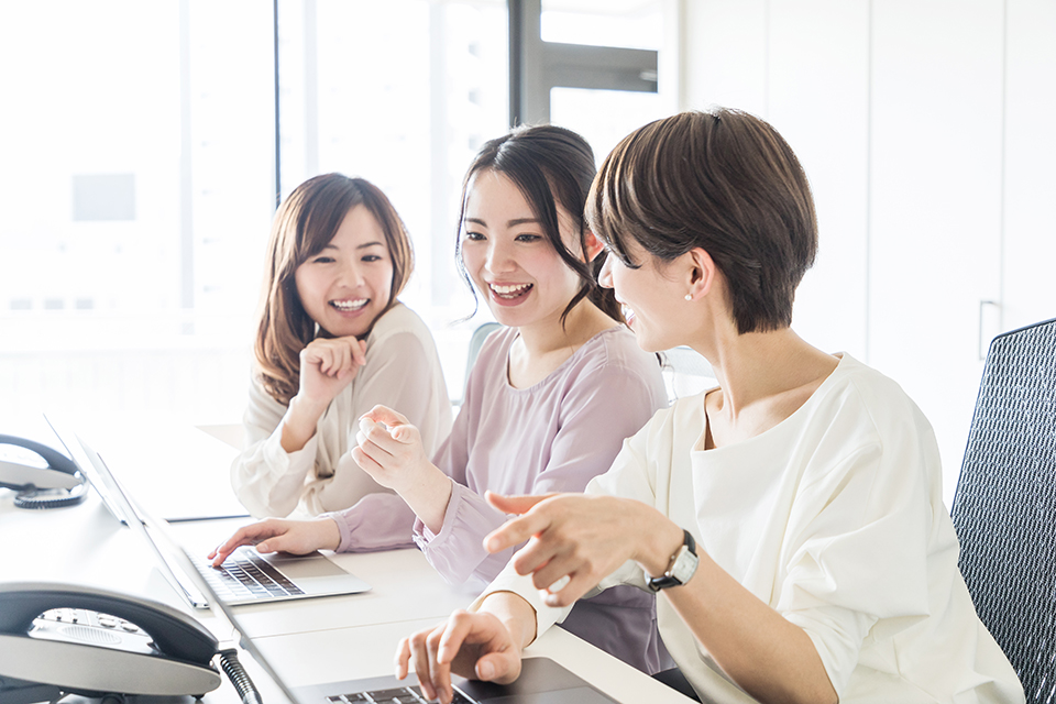 風俗業界に新風！女性内勤スタッフの知られざる好待遇とは - ももジョブブログ