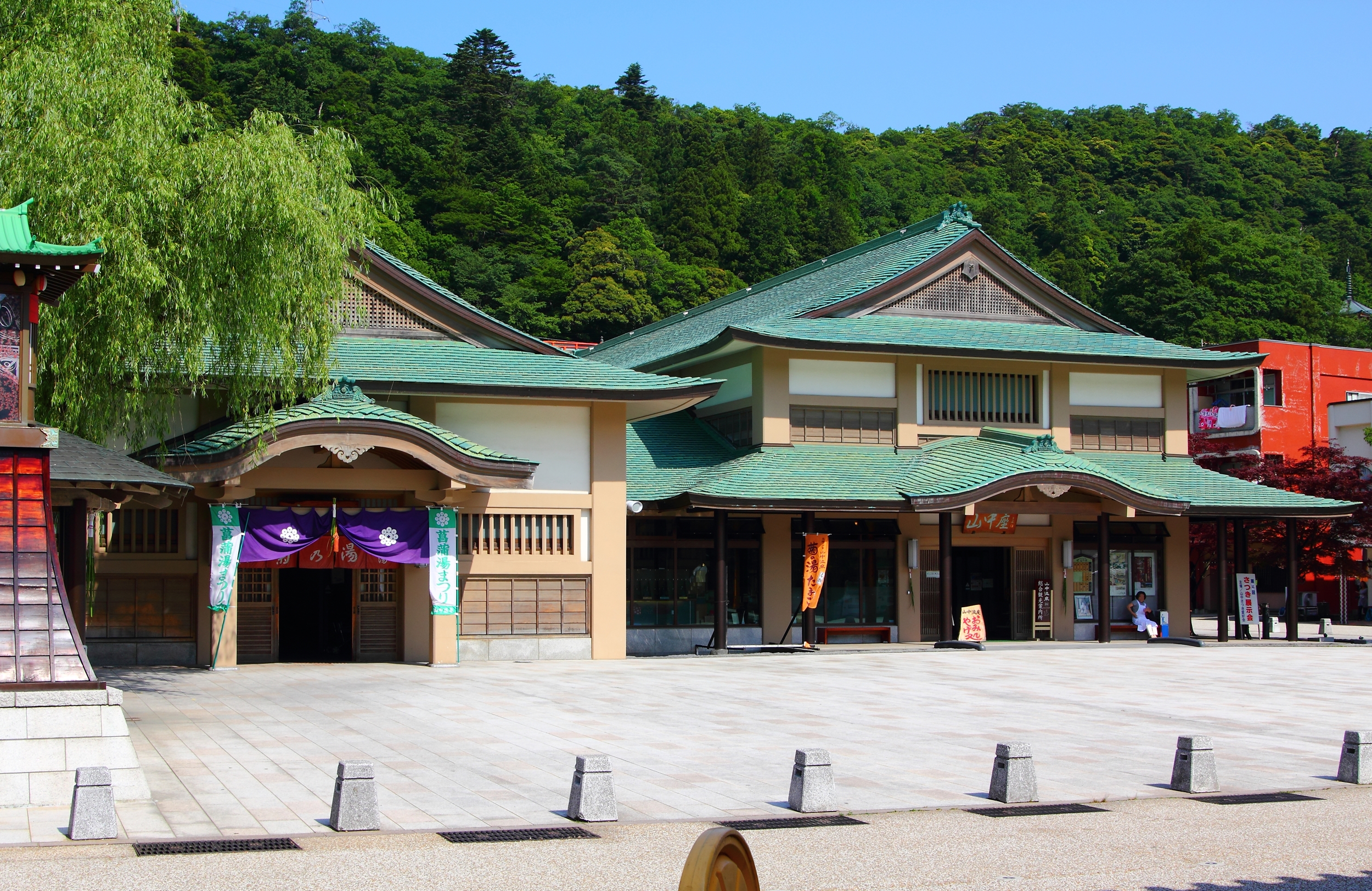 大江戸温泉物語 片山津温泉 ながやま - 香川県の宿泊施設をおすすめし、実際の旅行者の評価、部屋タイプの価格比較、写真付き