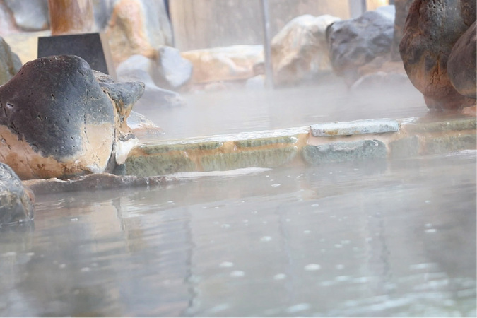 極楽湯 東大阪店】源泉かけ流しの天然温泉「つくもの湯」が復活 | 温泉の杜