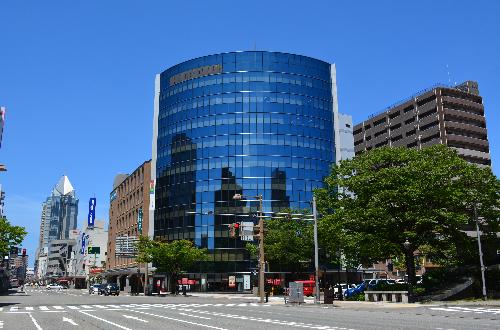 市街地に自称“日本一基本料金が安い”駐車場！その料金は“60分10円”!? 狙いを運営会社に直撃【新潟発】｜FNNプライムオンライン