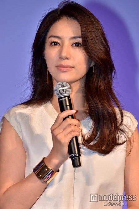 井川遥 おっぱい谷間 太ももジャンプ （切り抜き:管理58）の落札情報詳細 -