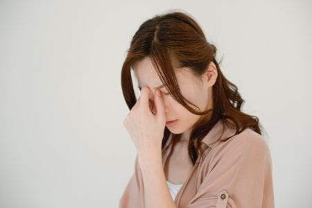 腟の臭いが気になる！腟が臭う原因とその対処法とは - 藤東クリニックお悩みコラム