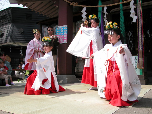 地震後も混雑！世界のKANAMARA(かなまら祭)～自粛ムードなんてふっ飛ばせ～』川崎(神奈川県)の旅行記・ブログ by きっまぬさん【フォートラベル】