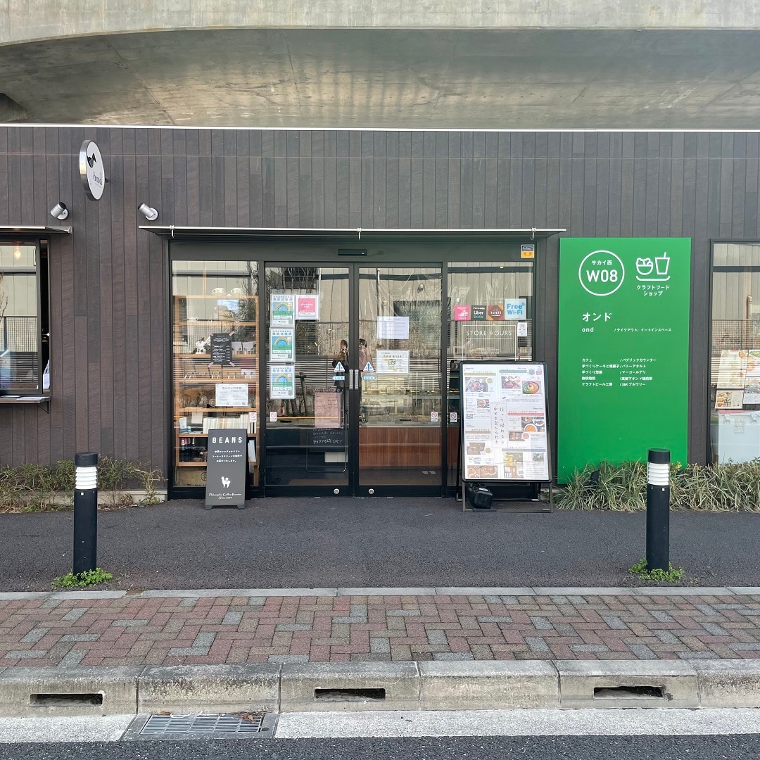 武蔵境店と立川店で販売しているお弁当、今月はヤンニョムチキンや秋野菜の甘酢炒めが入って、鮮やかです。ひとつひとつ、すべて手作りでお作りしています。,  お弁当容器は蓋を取って3分ほど温め直してからお召し上がりくださいね♨️, ご予約、お取置きも承ります！, マーコールデリ,