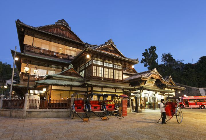 【愛媛】道後温泉近くでおすすめのグルメ3選！お土産店から飲食店を紹介