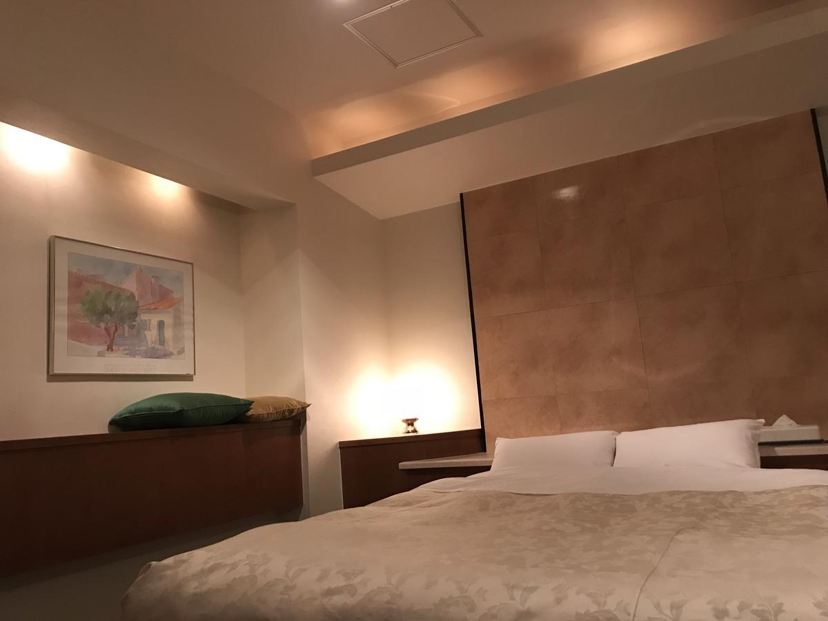 HOTEL SHIROIKOIBITO.+(北海道旭川市)の情報・口コミ [ラブホテル 検索＆ガイド]