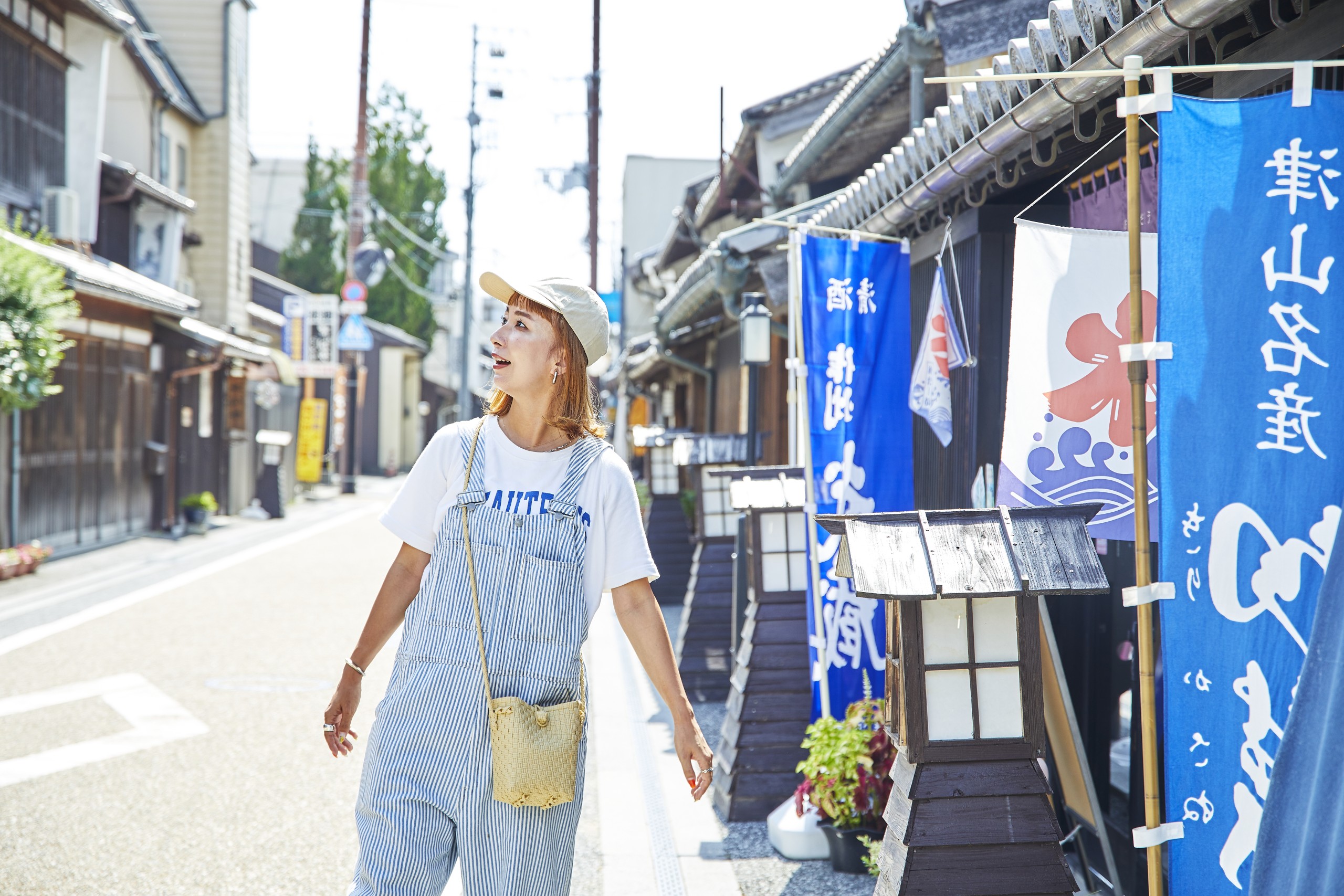 株式会社マルハン | 店舗周辺の清掃活動をしました！