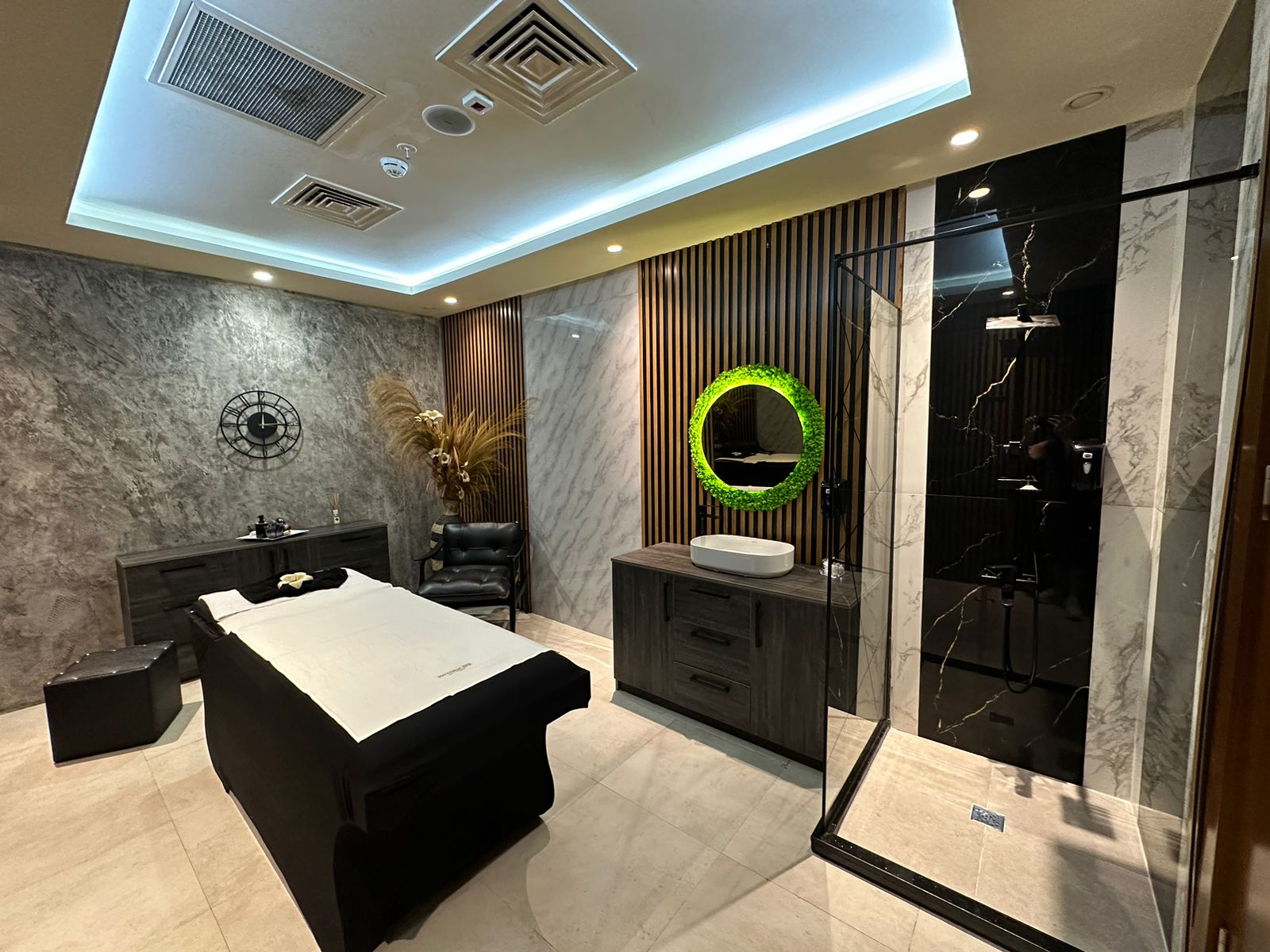 VIP Spa & Salon -