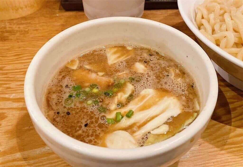 ガッツ麺 源味730円+大盛&ご飯無料』日の出らーめん 大須分店のレビュー |