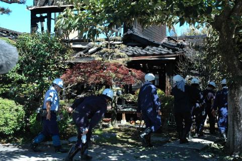 身体がバキバキなパチ屋店員の踊り