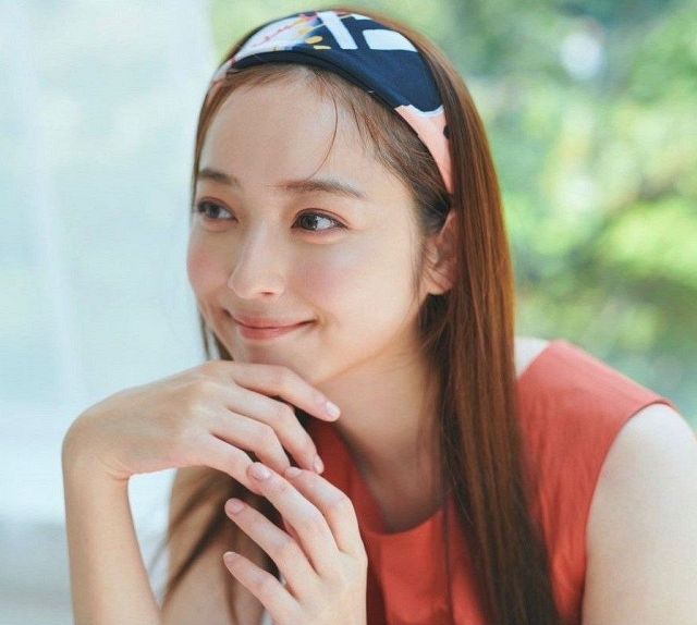 佐々木希、無邪気すぎるオフショット映像「こんな美しい人居るんや」「マジで美人でびっくり」 | ENCOUNT