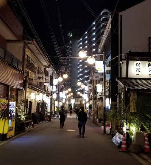 写真](15ページ目)《大阪に残る“さいごの色街”》飛田新地に行った男の告白「日本に江戸時代が残っていた」「おねえさんは白い襦袢に着替えて……」 | 