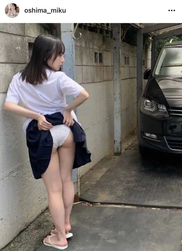 視線が明らかに胸に行ってる男と、視線が明らかに下半身に行ってる女 | 写真で一言ボケて(bokete) - ボケて