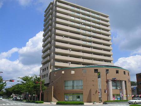 兵庫県西脇市のアピカホールにて、新国立劇場バレエ団プリマたちによるバレエコンサートに出演させていただきました♬  プリマダンサーの方々と同じ舞台上で、とても近距離でしたので、美しい姿を真近で拝見できて感動しました🩰✨ありがとうございました✨ 西脇市は山に