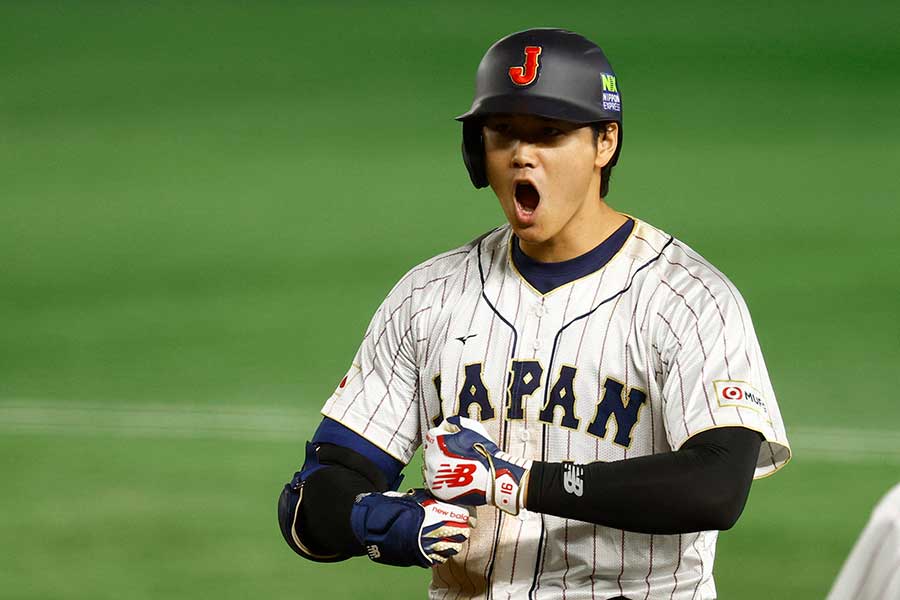 ごめん！大谷翔平、強打者にデッドボール当て天を仰ぐ 「神様助けて」リーグワースト今季9個目の死球にファンも慈悲を乞う |