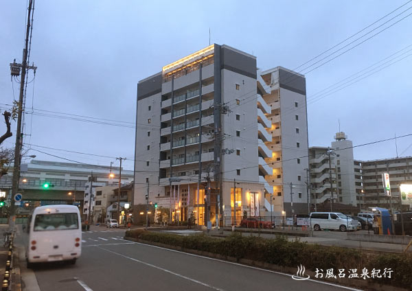 ひなたの湯はマンションの屋上にある眺め良しの銭湯【新大阪】｜とりっぷかめら