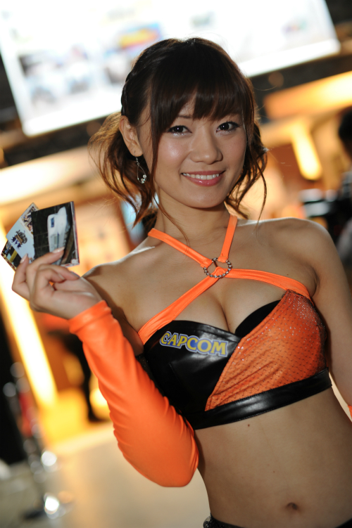 東京ゲームショー2011 カプコン巨乳コンパニオンの写真 - 俺のTVゲーム漫画ログ！！