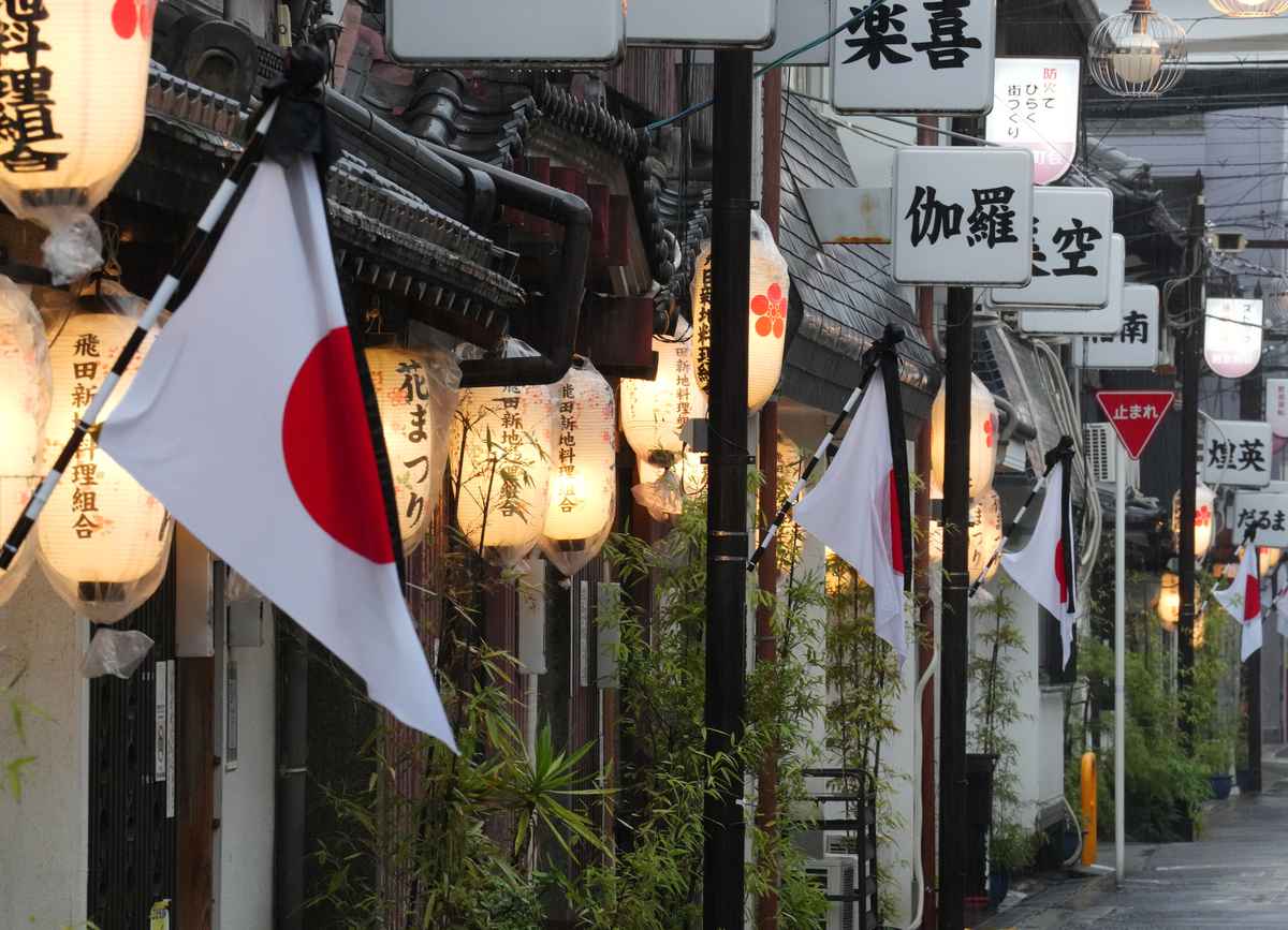 百年の色街 飛田新地 遊郭の面影をたどる