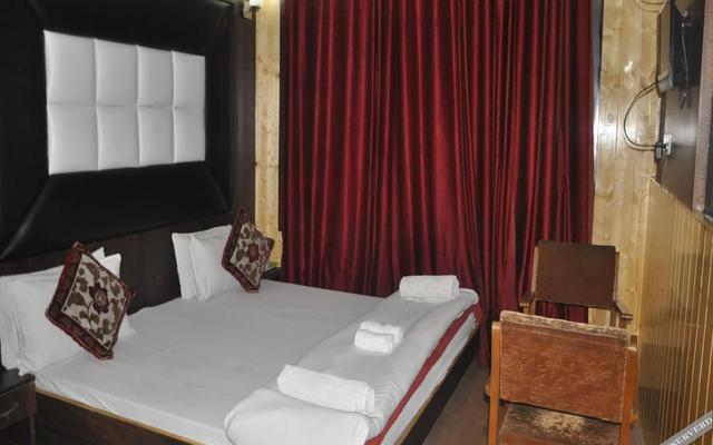 Hotel Azad Square Gurgaon,